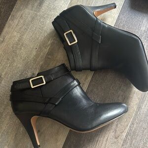 Vince Camuto Vadirya Black Leather Ankle Booties